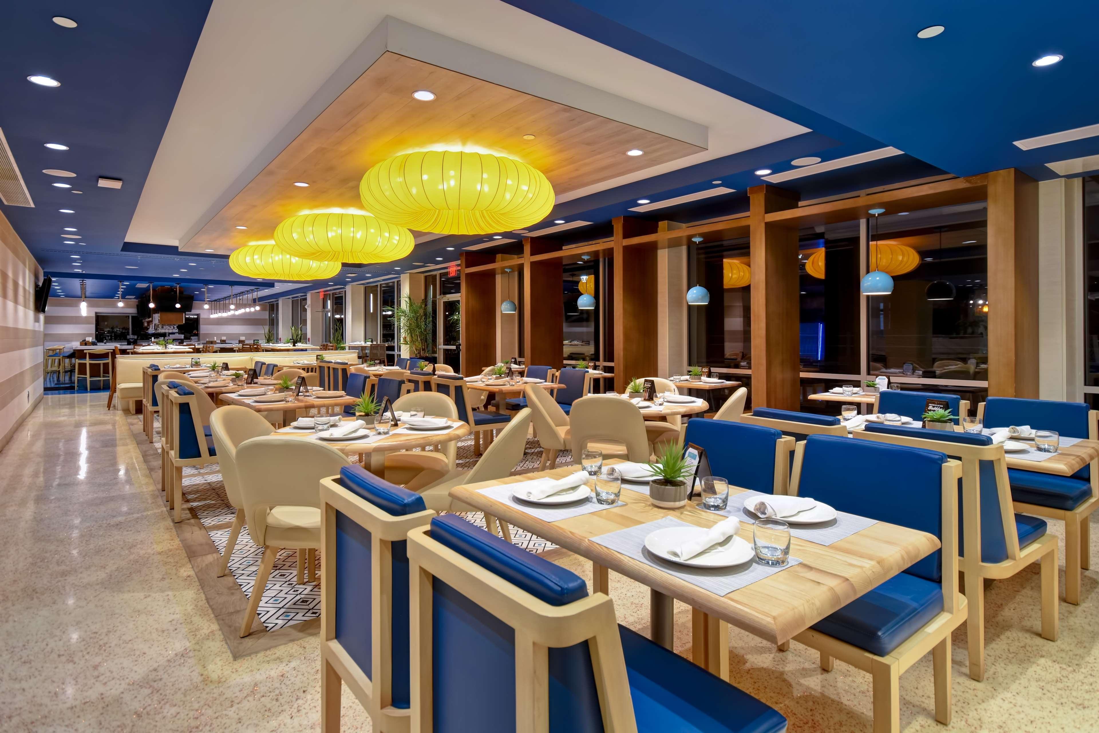 Doubletree By Hilton Oceanfront Virginia Beach Bagian luar foto