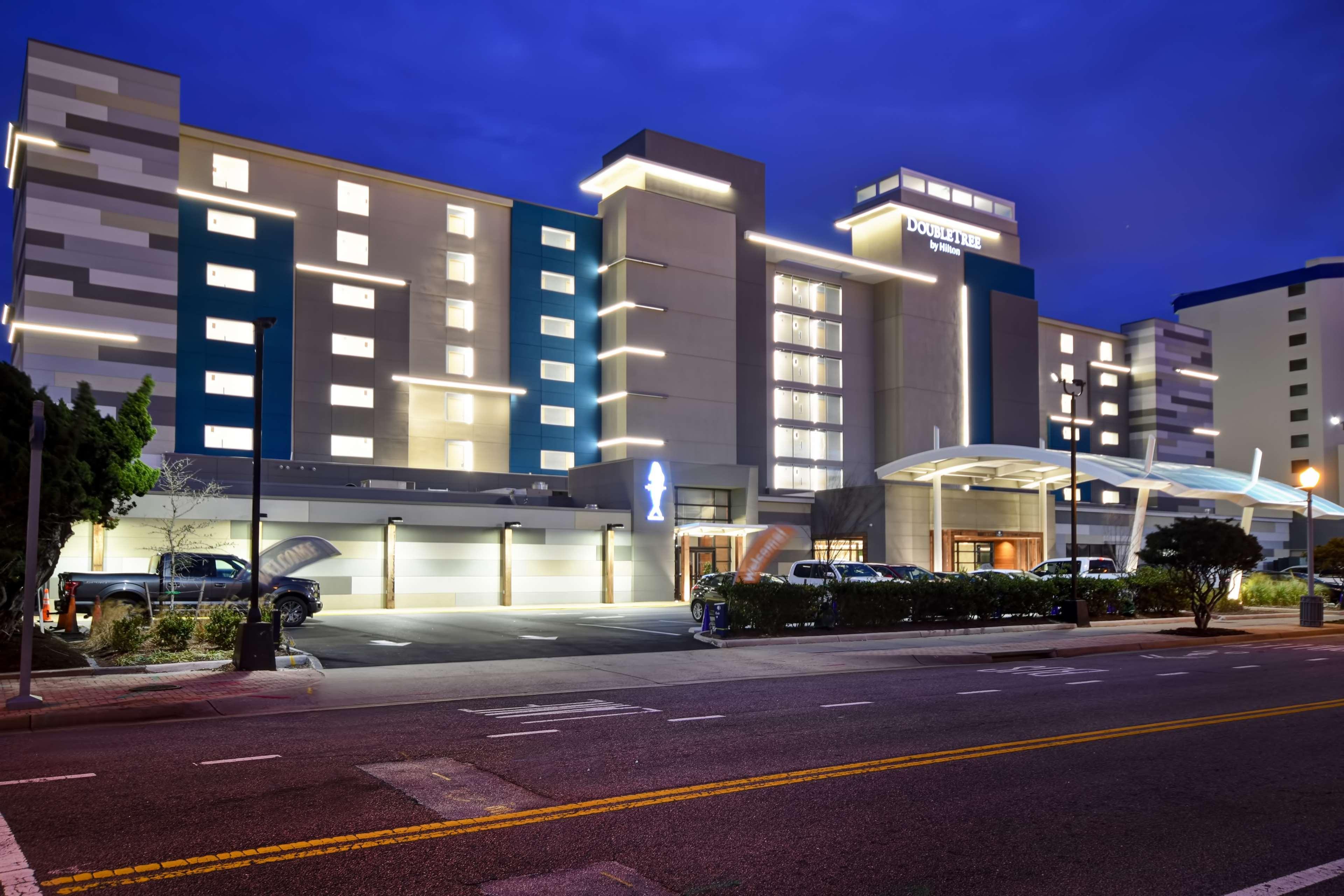Doubletree By Hilton Oceanfront Virginia Beach Bagian luar foto