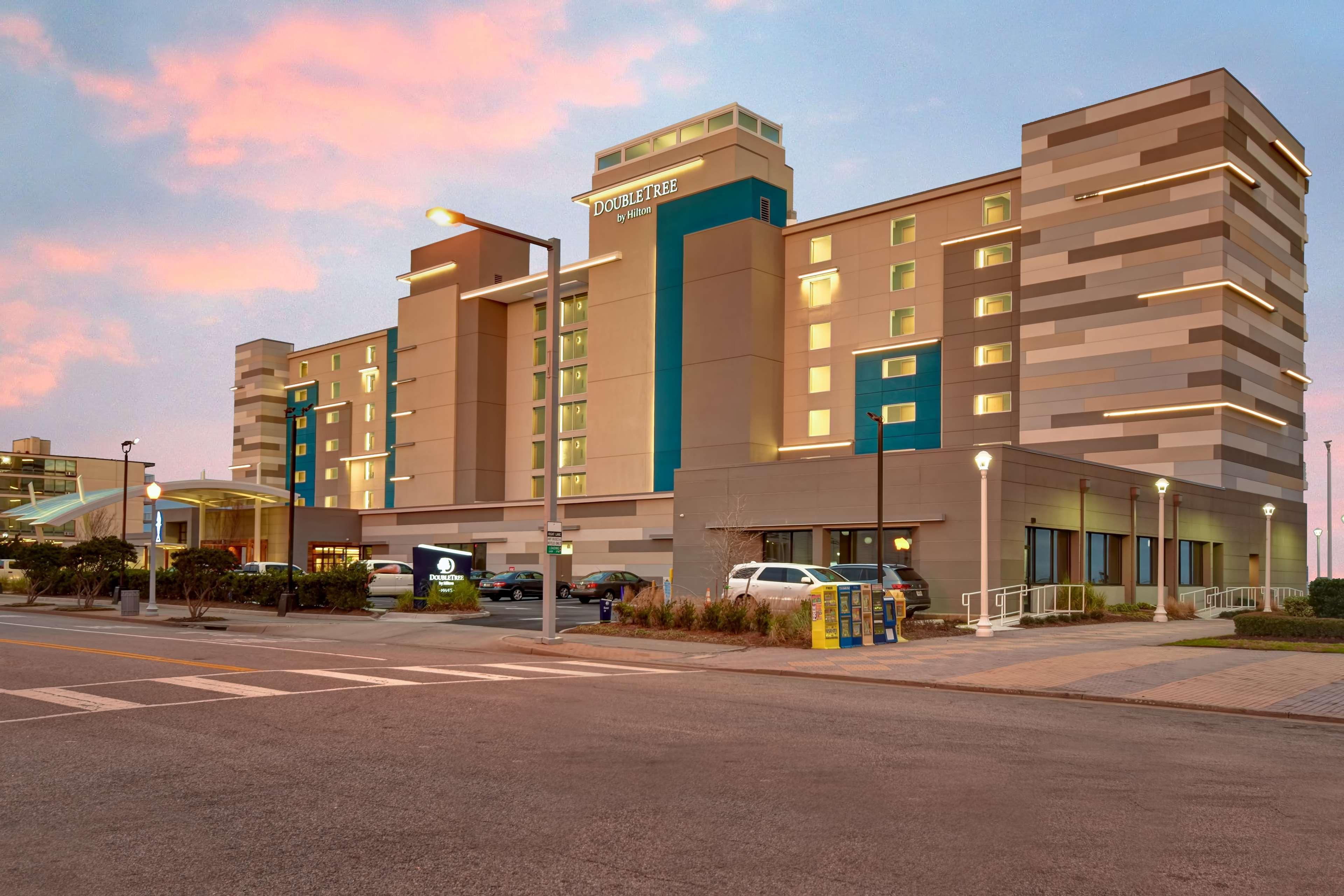 Doubletree By Hilton Oceanfront Virginia Beach Bagian luar foto