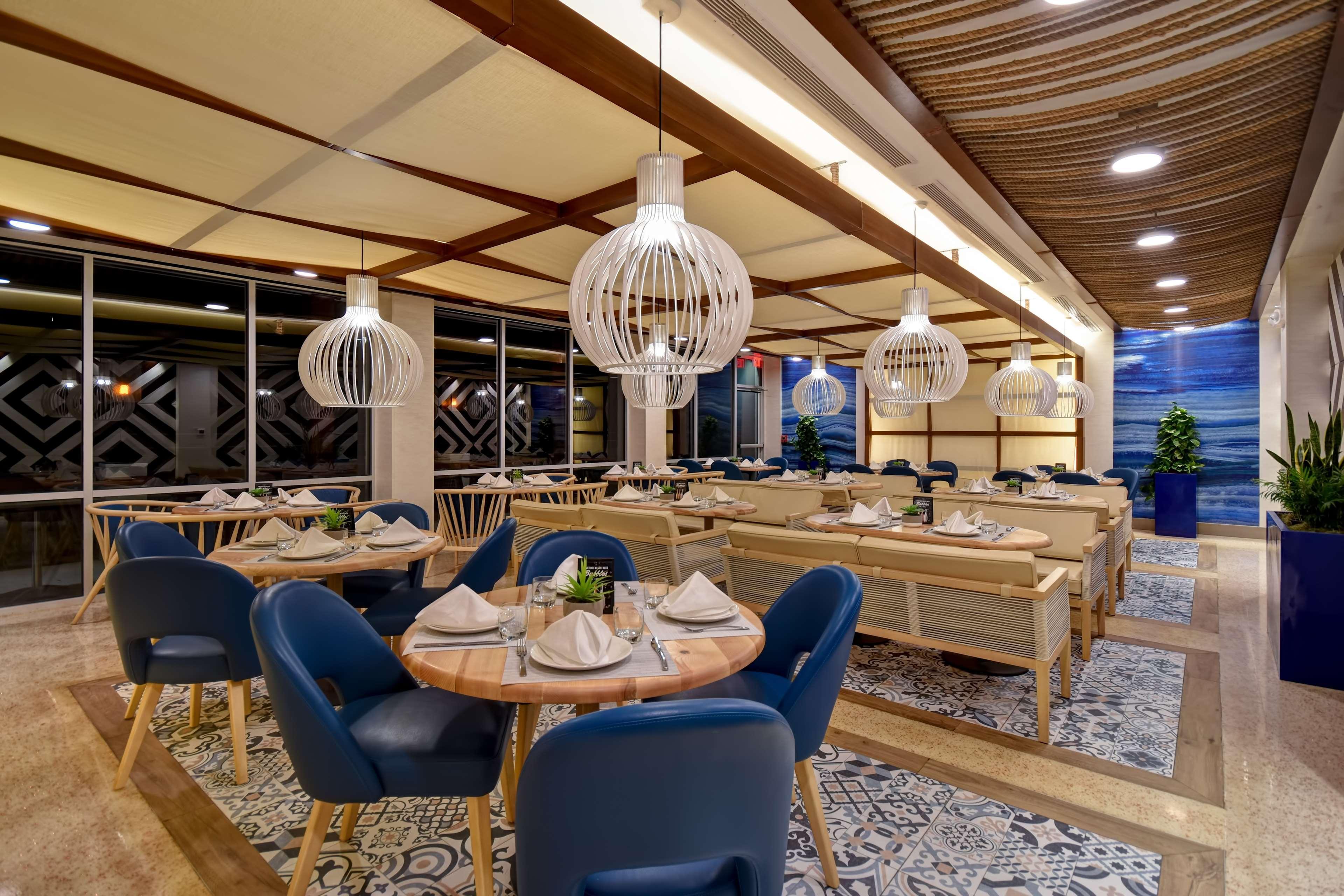 Doubletree By Hilton Oceanfront Virginia Beach Bagian luar foto