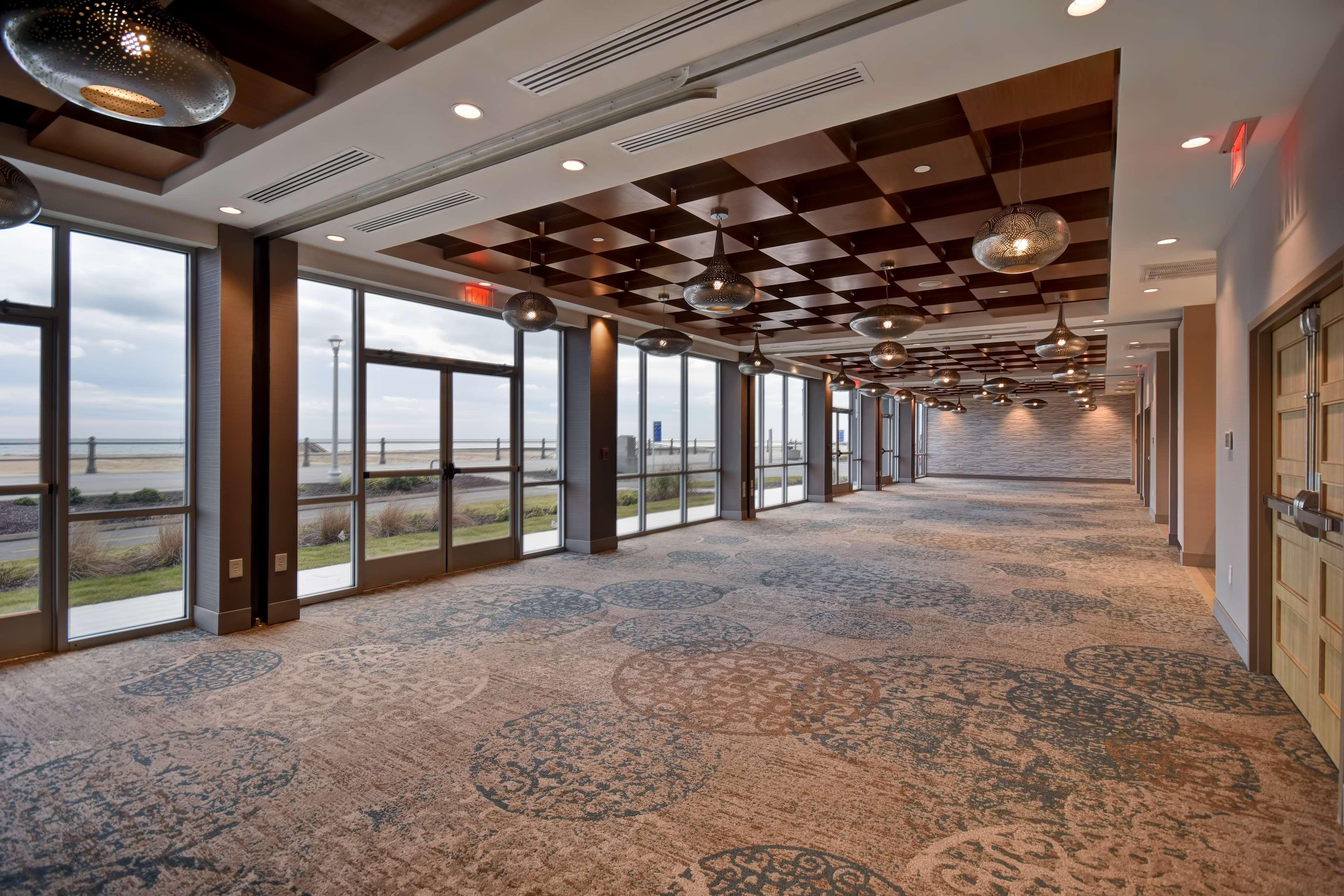 Doubletree By Hilton Oceanfront Virginia Beach Bagian luar foto