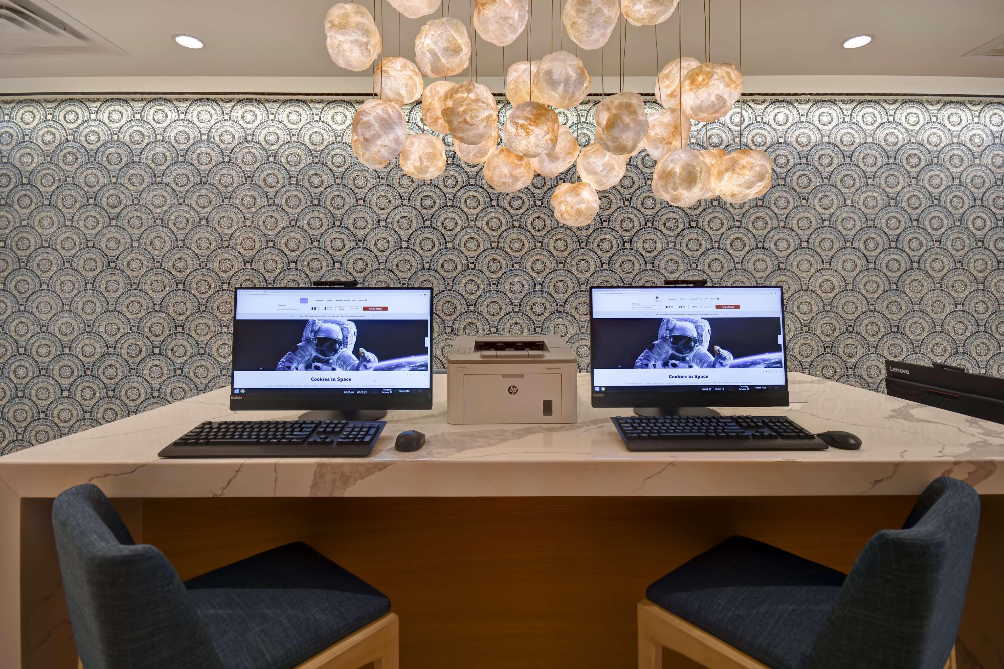 Doubletree By Hilton Oceanfront Virginia Beach Bagian luar foto