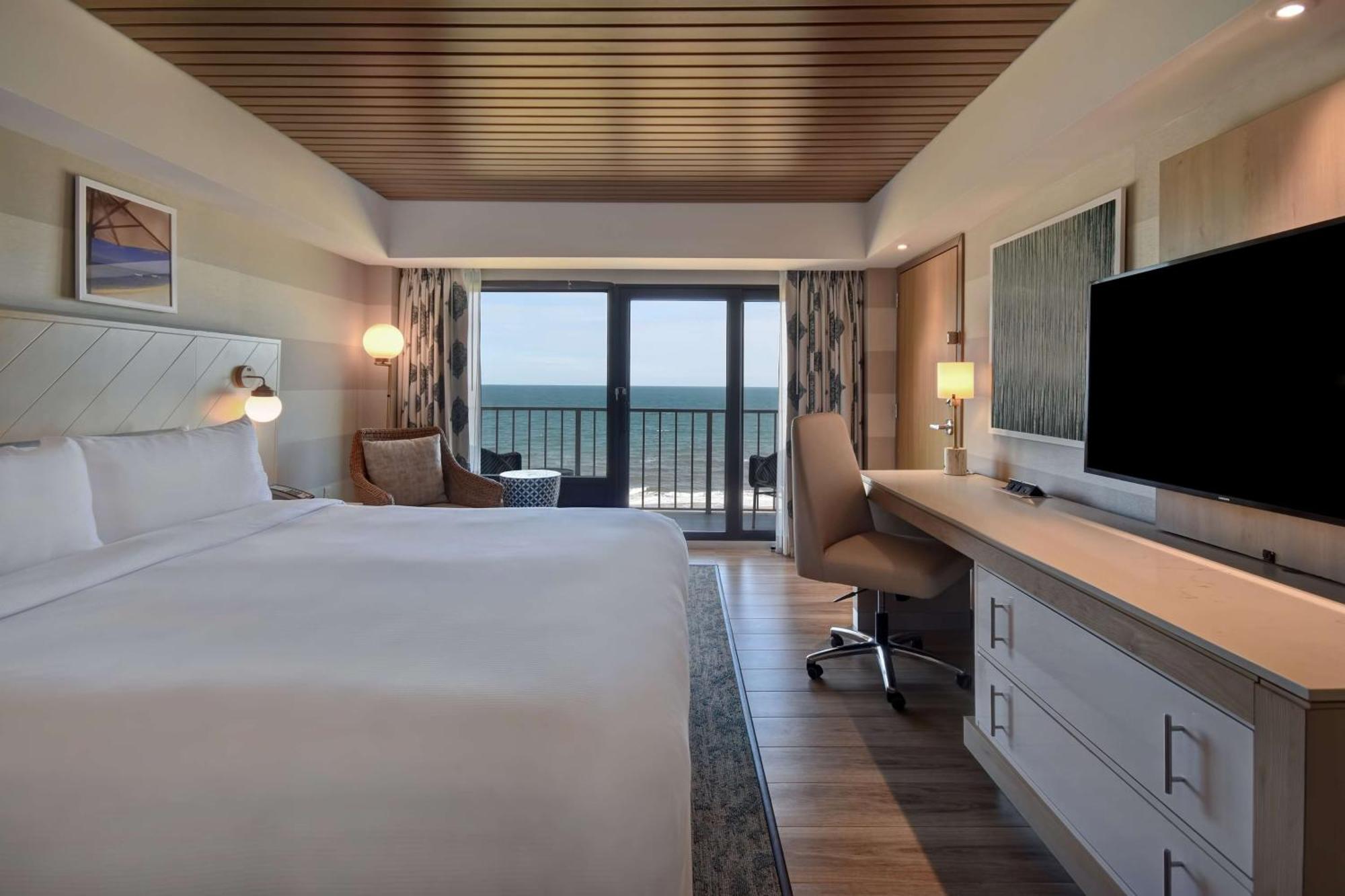Doubletree By Hilton Oceanfront Virginia Beach Bagian luar foto