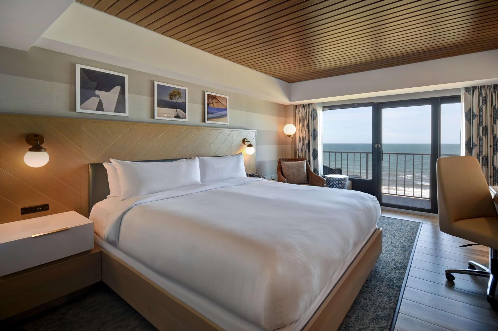 Doubletree By Hilton Oceanfront Virginia Beach Bagian luar foto