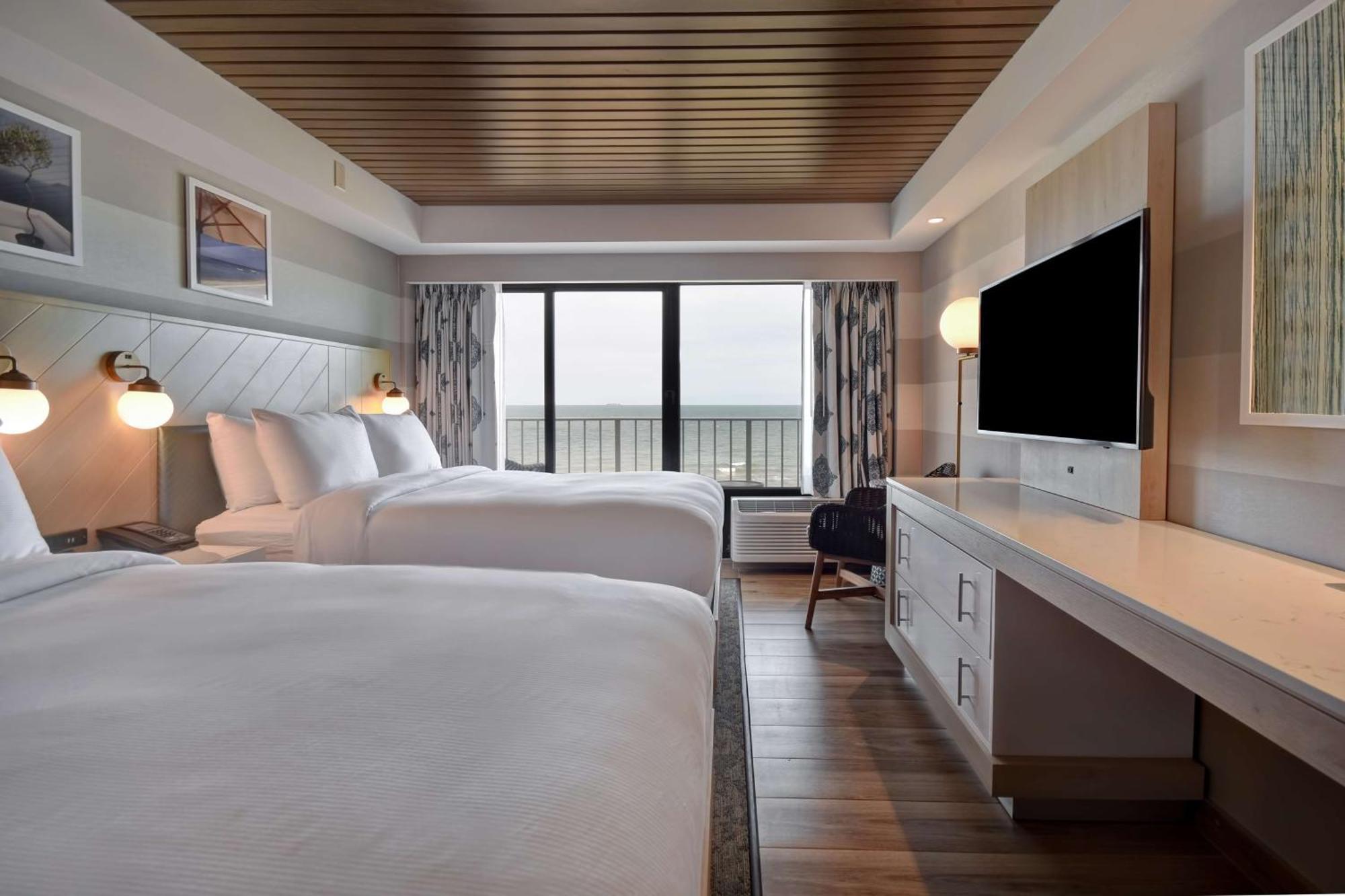 Doubletree By Hilton Oceanfront Virginia Beach Bagian luar foto