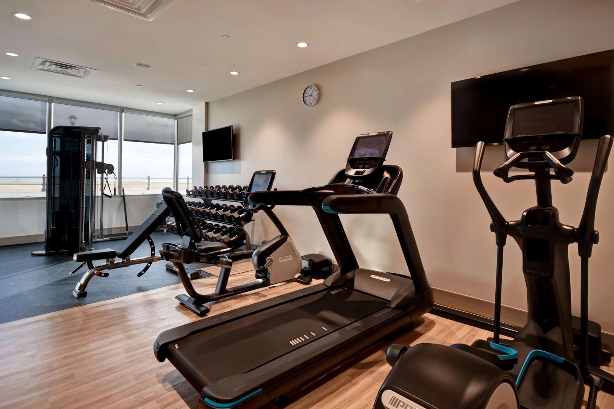 Doubletree By Hilton Oceanfront Virginia Beach Bagian luar foto