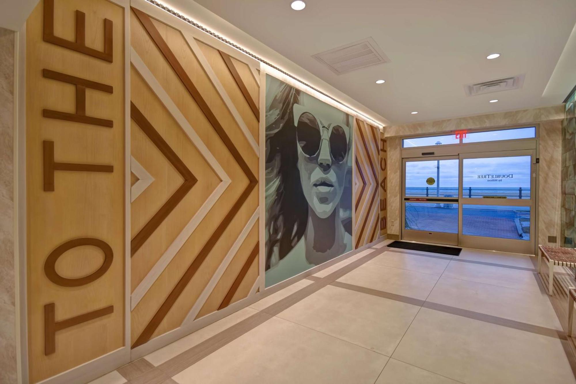 Doubletree By Hilton Oceanfront Virginia Beach Bagian luar foto