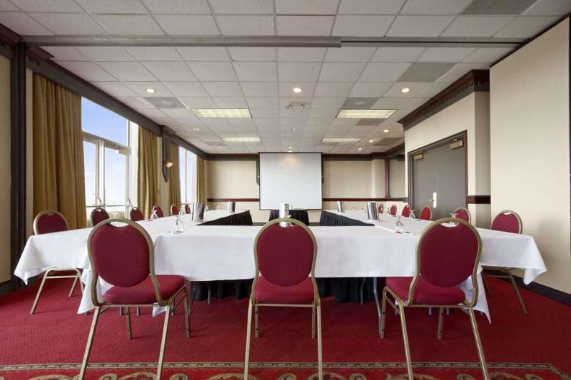 Doubletree By Hilton Oceanfront Virginia Beach Bagian luar foto