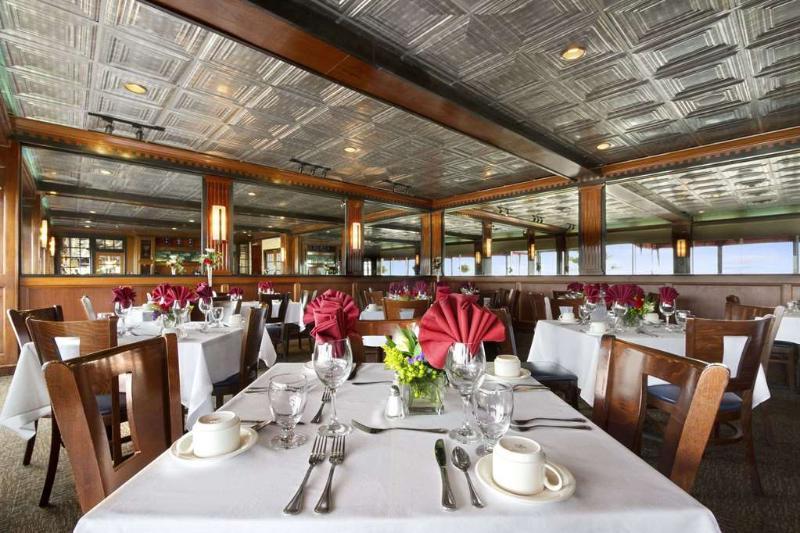 Doubletree By Hilton Oceanfront Virginia Beach Bagian luar foto